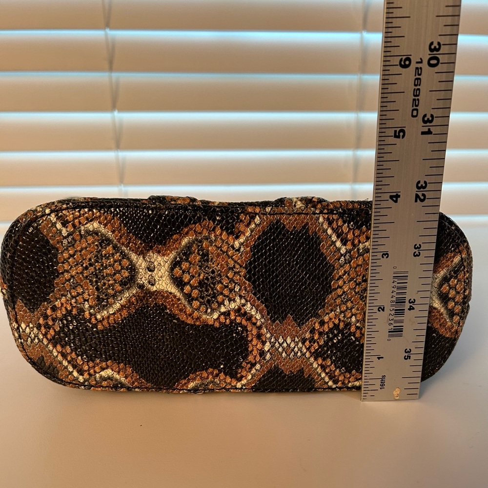Kelly Wynne Snake-Print Mini Tote Bag in Rust/Brown and Black w/detachable strap - Picture 3 of 7
